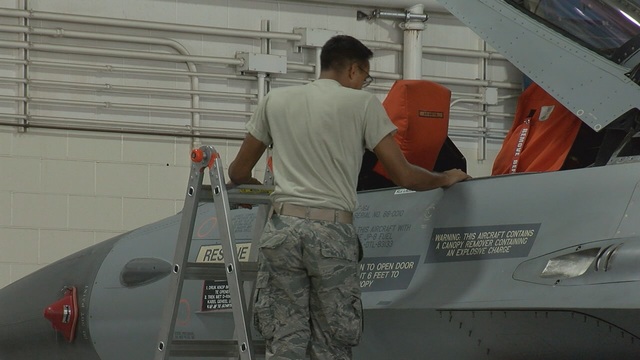 Air Guard Maintainers keep F-16s zooming - KGUN9.com