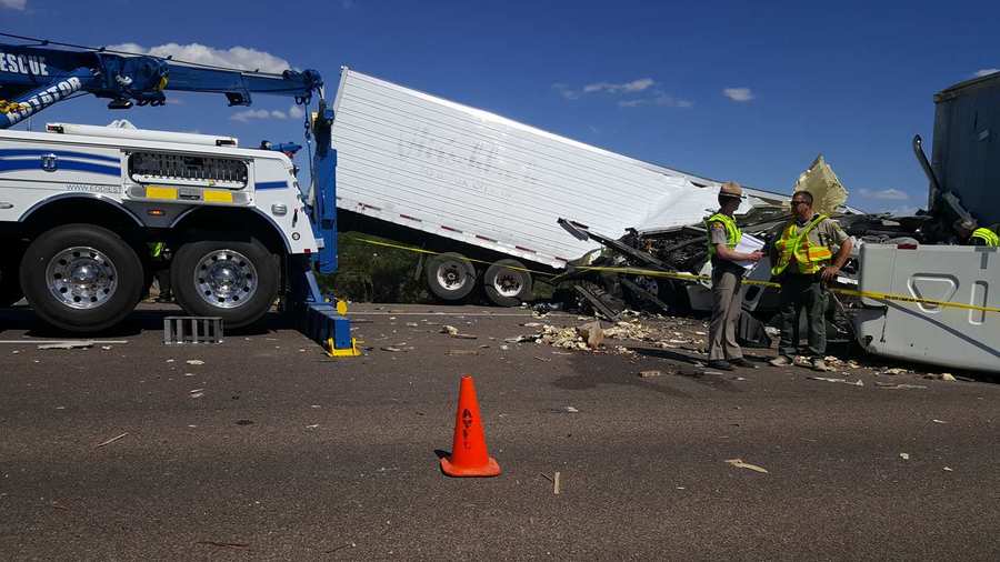 Three-vehicle fatal crash shuts down westbound I-10 - KGUN9.com